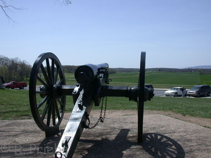 IMAGE: http://i575.photobucket.com/albums/ss196/priebra/Before%20and%20After/GettysburgCanon_zpse0235702.jpg