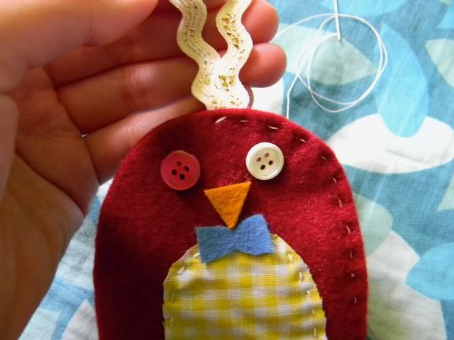 felt and fabric penguin christmas ornament diy