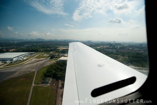http://i575.photobucket.com/albums/ss200/shutterfingers/MISC/Cirrus%20Flight/02f32192.jpg?t=1287044947