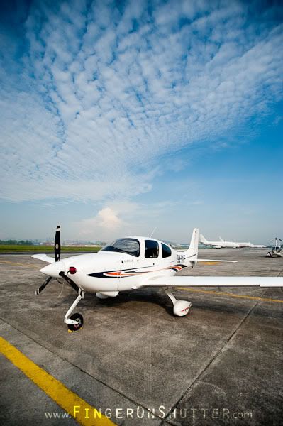 http://i575.photobucket.com/albums/ss200/shutterfingers/MISC/Cirrus%20Flight/5e1aa646.jpg?t=1287042774