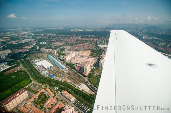 http://i575.photobucket.com/albums/ss200/shutterfingers/MISC/Cirrus%20Flight/f4b0db88.jpg?t=1287046031