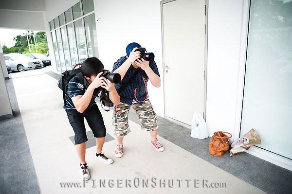http://i575.photobucket.com/albums/ss200/shutterfingers/Model%20Photoshoot/Minna%20Hoong/8ce5290d.jpg?t=1286165933