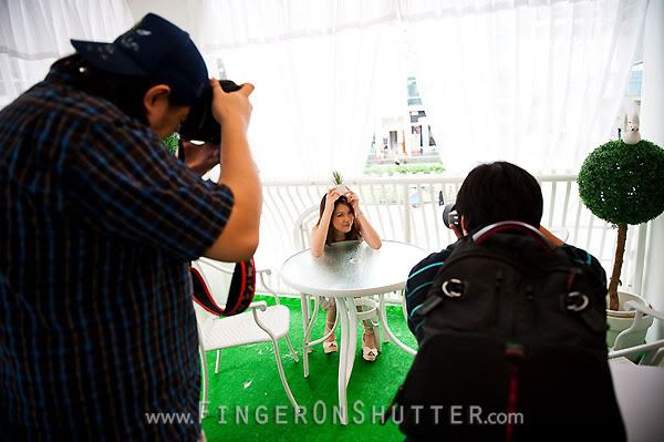 http://i575.photobucket.com/albums/ss200/shutterfingers/Model%20Photoshoot/Minna%20Hoong/a8b95edd.jpg?t=1286164997