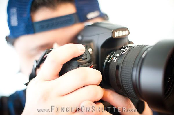 http://i575.photobucket.com/albums/ss200/shutterfingers/Model%20Photoshoot/Minna%20Hoong/c56d142b.jpg?t=1286164583