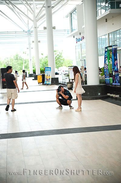 http://i575.photobucket.com/albums/ss200/shutterfingers/Model%20Photoshoot/Minna%20Hoong/da53ce4e.jpg?t=1286165356