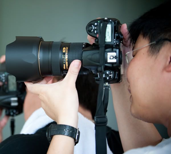 http://i575.photobucket.com/albums/ss200/shutterfingers/Model%20Photoshoot/Minna%20Hoong/dcd3a8dd.jpg?t=1286173905