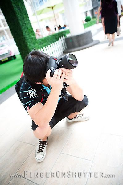 http://i575.photobucket.com/albums/ss200/shutterfingers/Model%20Photoshoot/Minna%20Hoong/e5b87d3c.jpg?t=1286165321