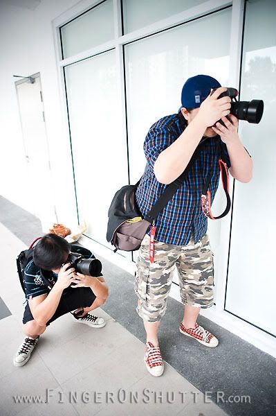 http://i575.photobucket.com/albums/ss200/shutterfingers/Model%20Photoshoot/Minna%20Hoong/f6806e65.jpg?t=1286165322