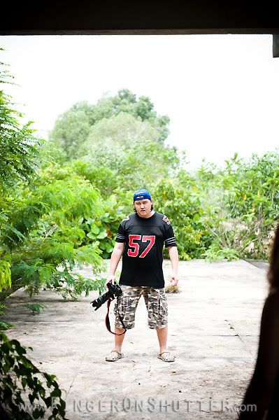 http://i575.photobucket.com/albums/ss200/shutterfingers/Model%20Photoshoot/Nicole%20Mok/0542a8f6.jpg?t=1274415829