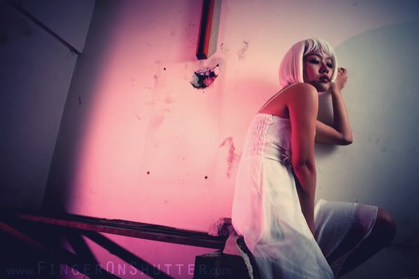 http://i575.photobucket.com/albums/ss200/shutterfingers/Model%20Photoshoot/Nicole%20Mok/Model%20Photos/23c41568.jpg?t=1274872917