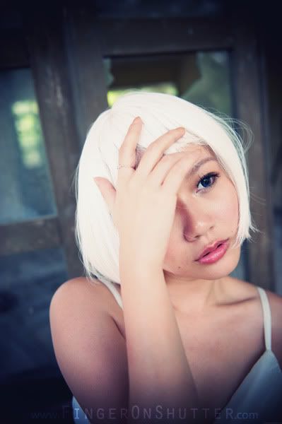 http://i575.photobucket.com/albums/ss200/shutterfingers/Model%20Photoshoot/Nicole%20Mok/Model%20Photos/7b0bba9b.jpg?t=1274872921