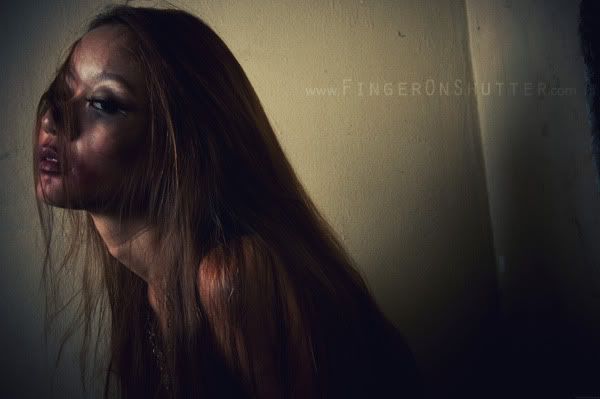http://i575.photobucket.com/albums/ss200/shutterfingers/Model%20Photoshoot/Nicole%20Mok/Model%20Photos/9b7c6447.jpg?t=1276058145
