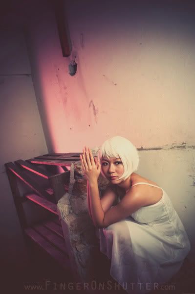 http://i575.photobucket.com/albums/ss200/shutterfingers/Model%20Photoshoot/Nicole%20Mok/Model%20Photos/e9718fd0.jpg?t=1274872921