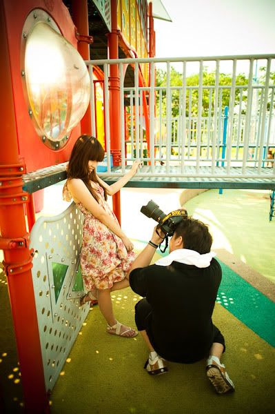 http://i575.photobucket.com/albums/ss200/shutterfingers/Model%20Photoshoot/Wen%20San/23358394.jpg?t=1276828071