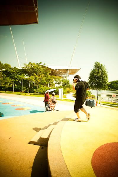 http://i575.photobucket.com/albums/ss200/shutterfingers/Model%20Photoshoot/Wen%20San/3d43c009.jpg?t=1276828693