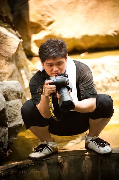 http://i575.photobucket.com/albums/ss200/shutterfingers/Model%20Photoshoot/Wen%20San/bb92c1c5.jpg?t=1276828683