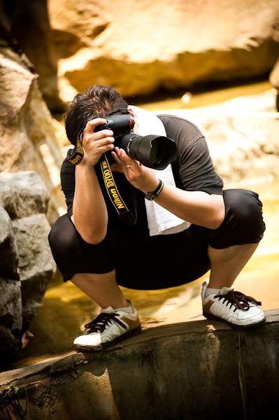 http://i575.photobucket.com/albums/ss200/shutterfingers/Model%20Photoshoot/Wen%20San/f5d3a979.jpg?t=1276828679