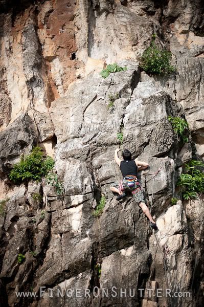 http://i575.photobucket.com/albums/ss200/shutterfingers/Weddings/RockClimbing/19ece5a3.jpg?t=1305248754