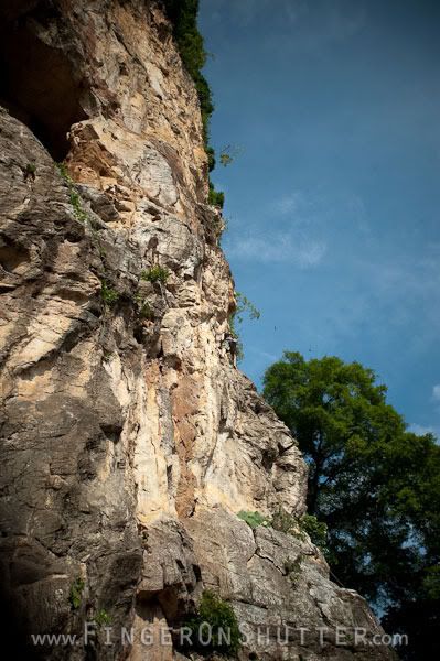 http://i575.photobucket.com/albums/ss200/shutterfingers/Weddings/RockClimbing/1dca358c.jpg?t=1305248754