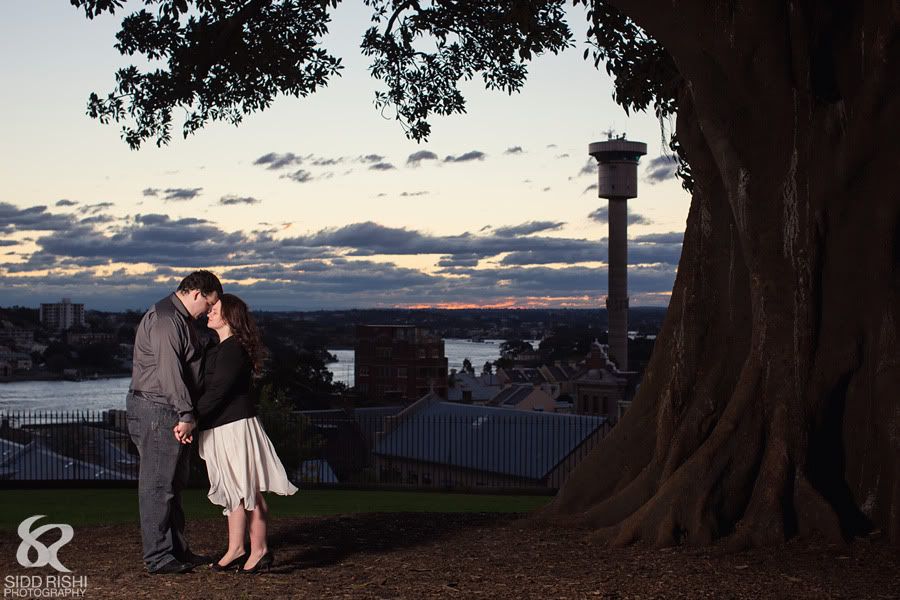 IMAGE: http://i575.photobucket.com/albums/ss200/sidd-rishi/AllanTeaserpic-002_resize.jpg